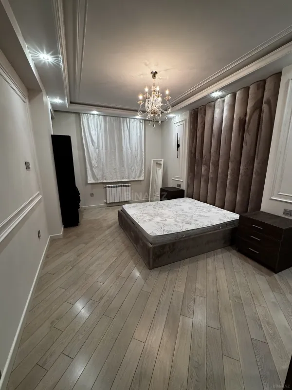 Satılır 3 otaqlı mənzil 140 m²