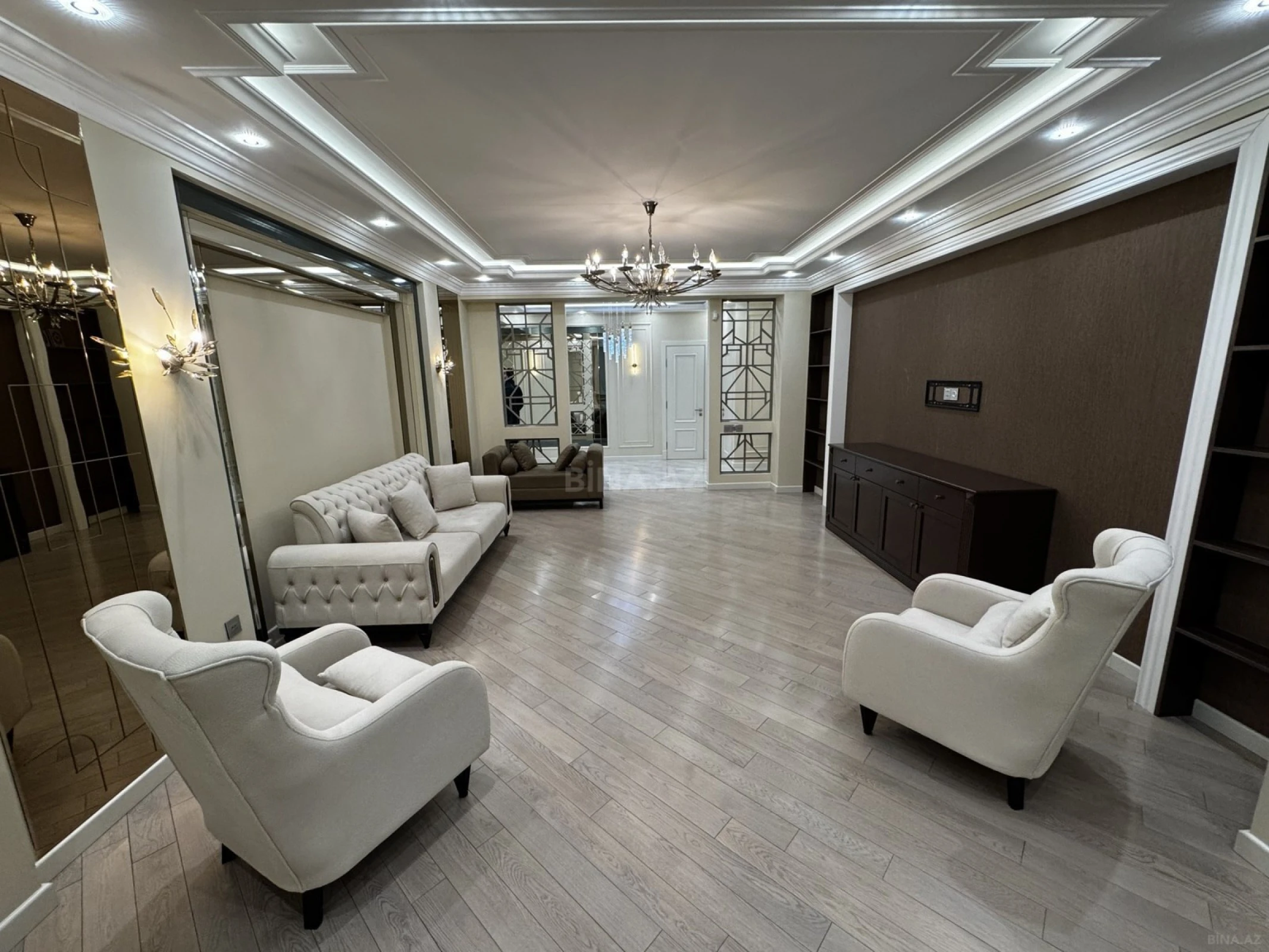 Satılır 3 otaqlı mənzil 140 m²