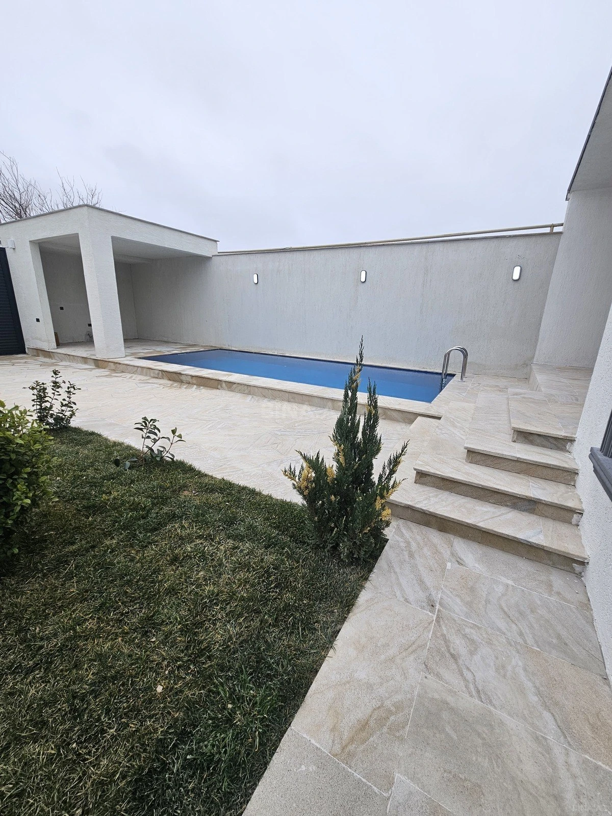 Satılır 4 otaqlı həyət evi 150 m²