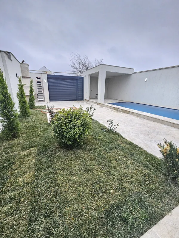 Satılır 4 otaqlı həyət evi 150 m²