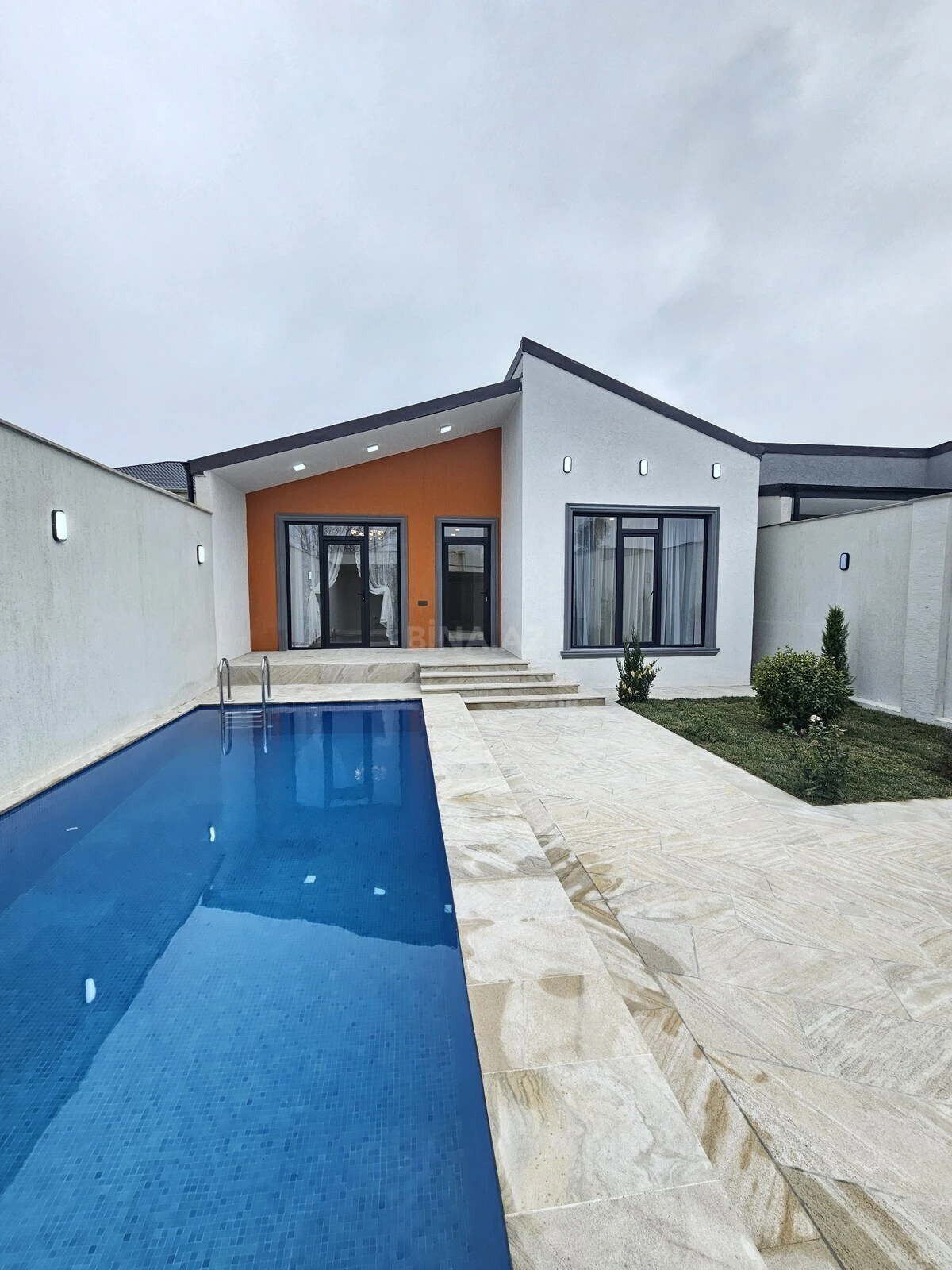 Satılır 4 otaqlı həyət evi 150 m²