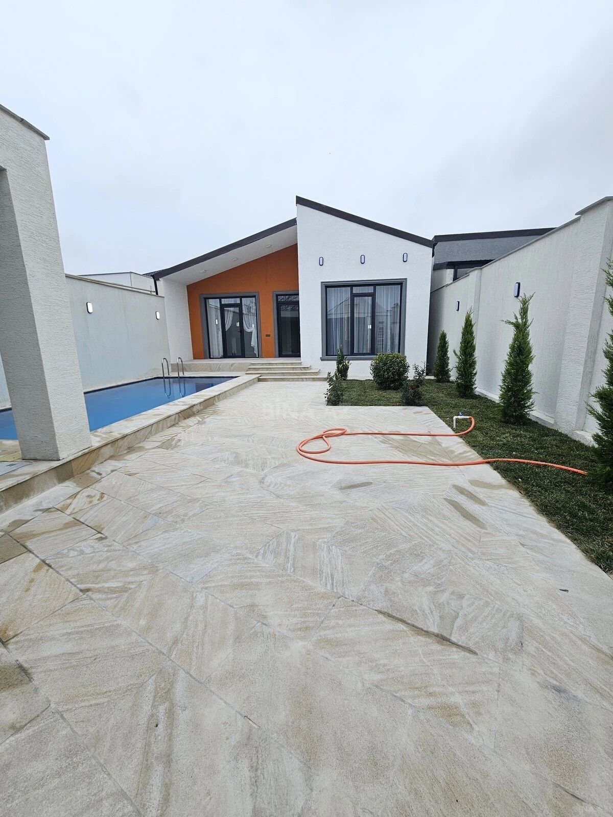 Satılır 4 otaqlı həyət evi 150 m²