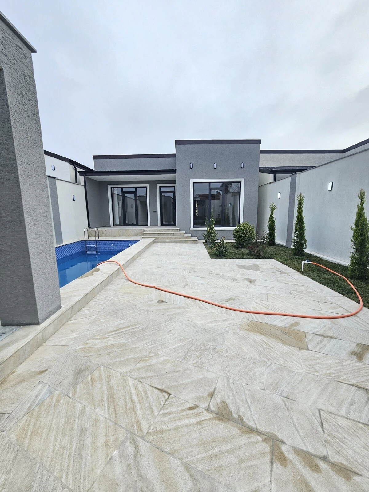 Satılır 4 otaqlı həyət evi 150 m²