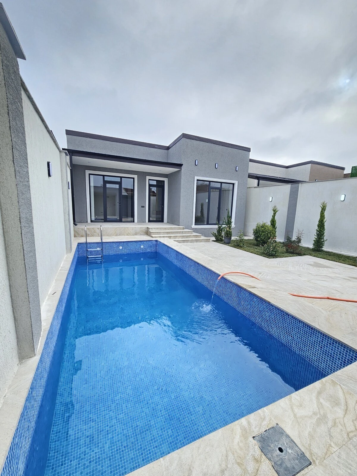 Satılır 4 otaqlı həyət evi 150 m²