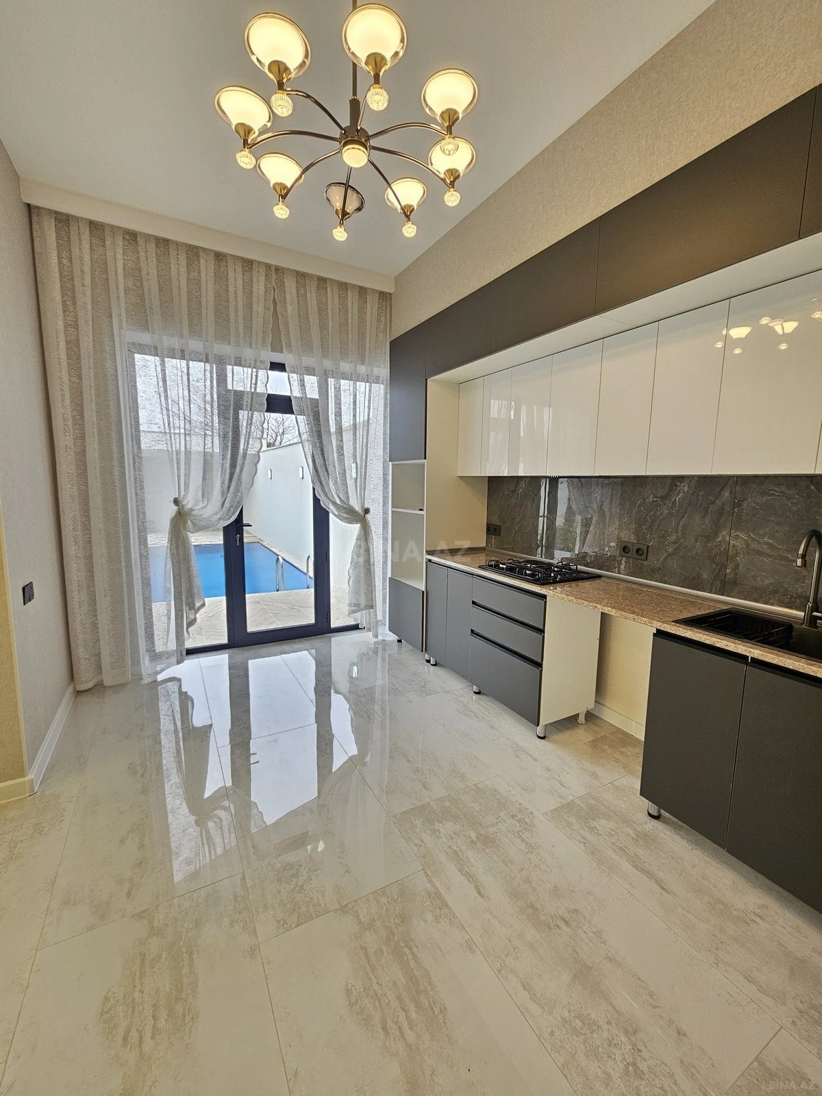 Satılır 4 otaqlı həyət evi 150 m²