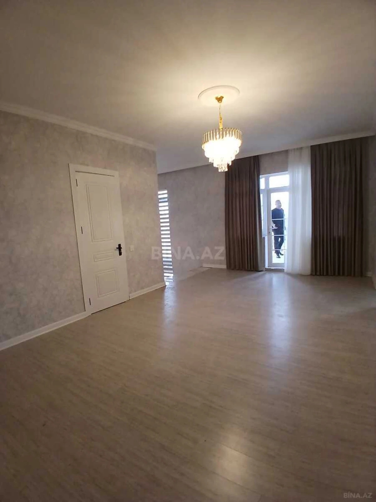 Satılır 5 otaqlı həyət evi 200 m²