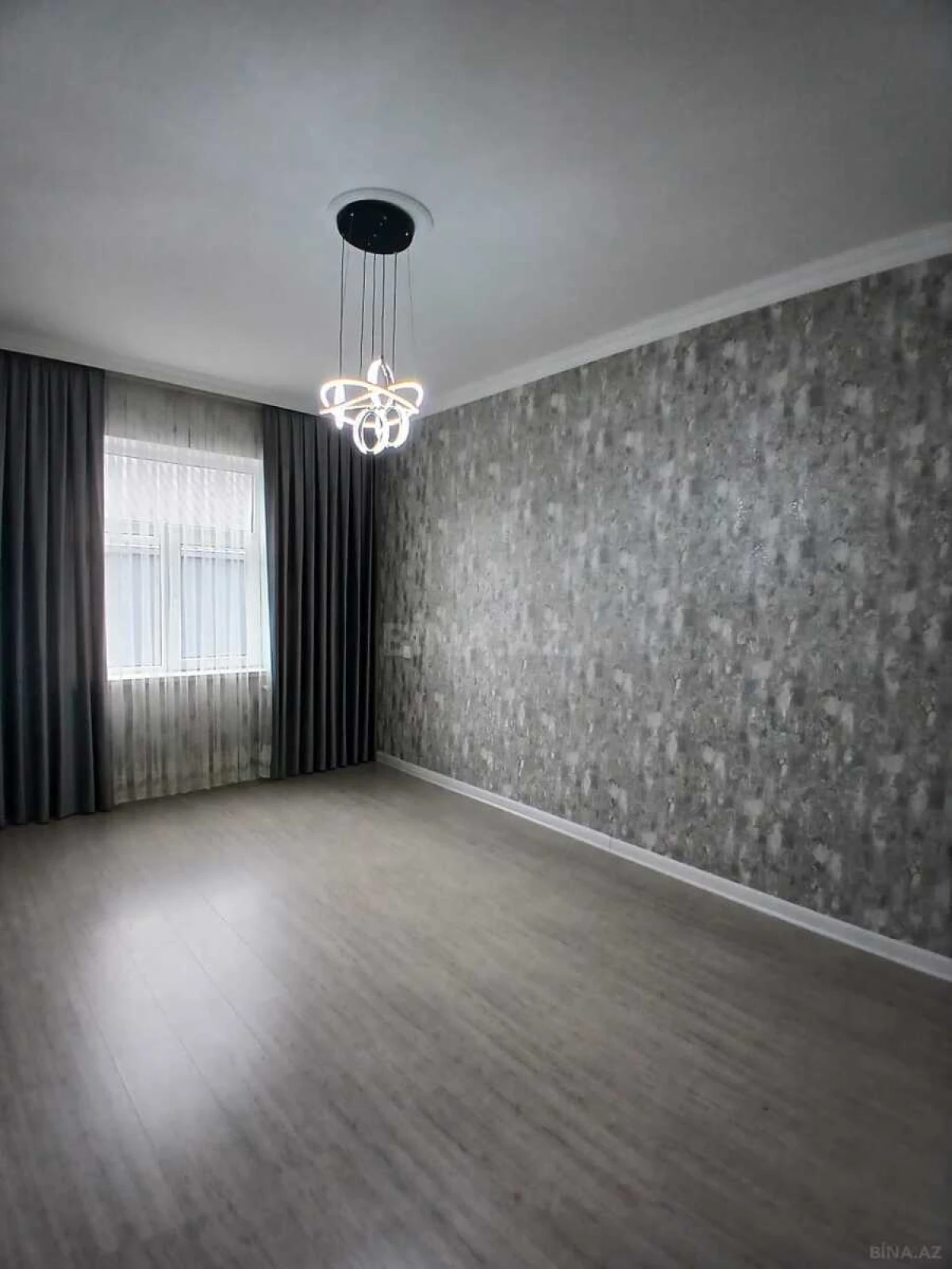 Satılır 5 otaqlı həyət evi 200 m²