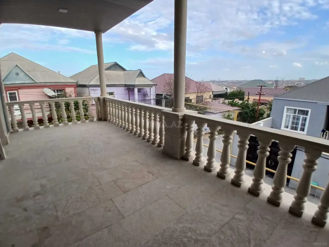 Satılır 5 otaqlı həyət evi 200 m²