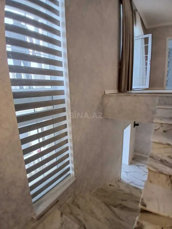 Satılır 5 otaqlı həyət evi 200 m²