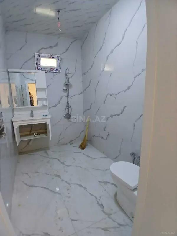Satılır 5 otaqlı həyət evi 200 m²