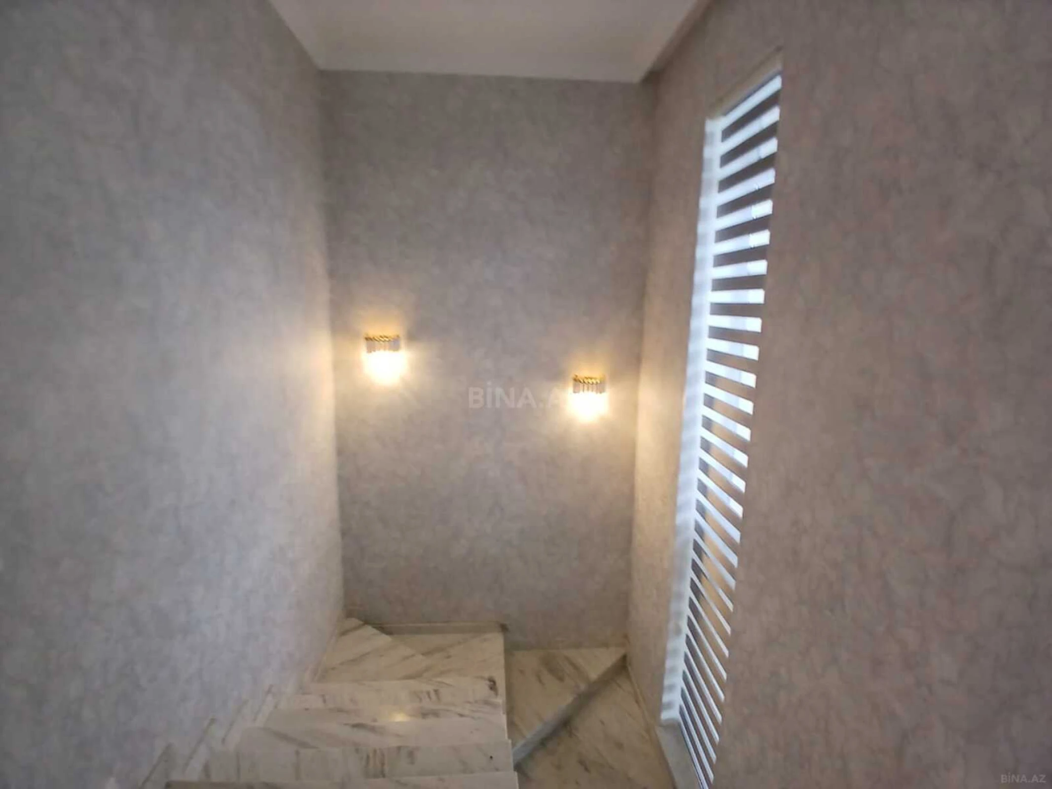 Satılır 5 otaqlı həyət evi 200 m²