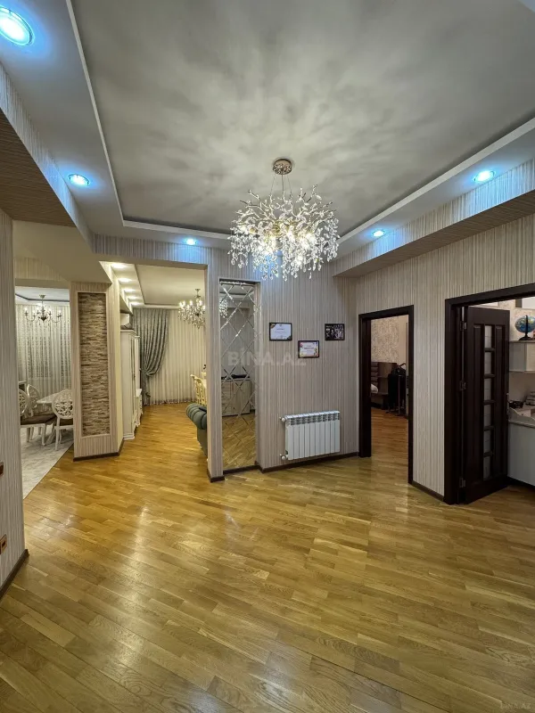 Satılır 3 otaqlı mənzil 104 m²