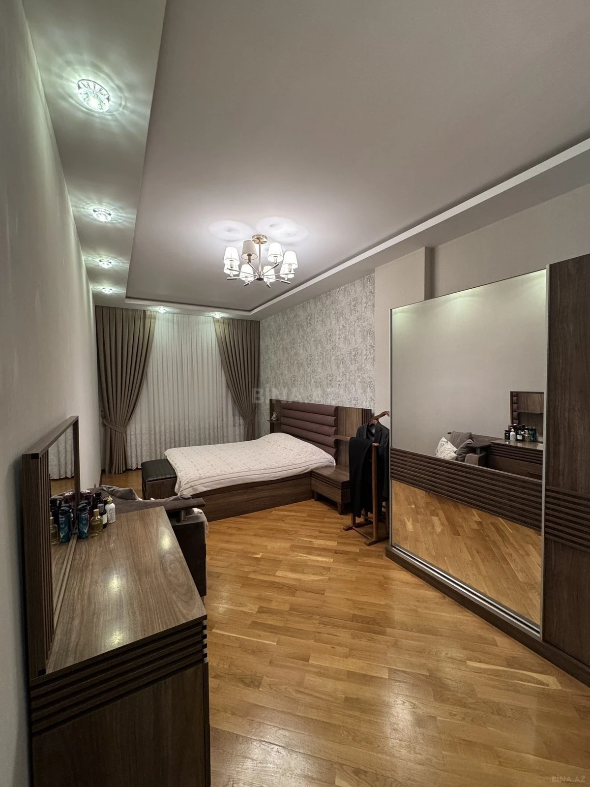 Satılır 3 otaqlı mənzil 104 m²