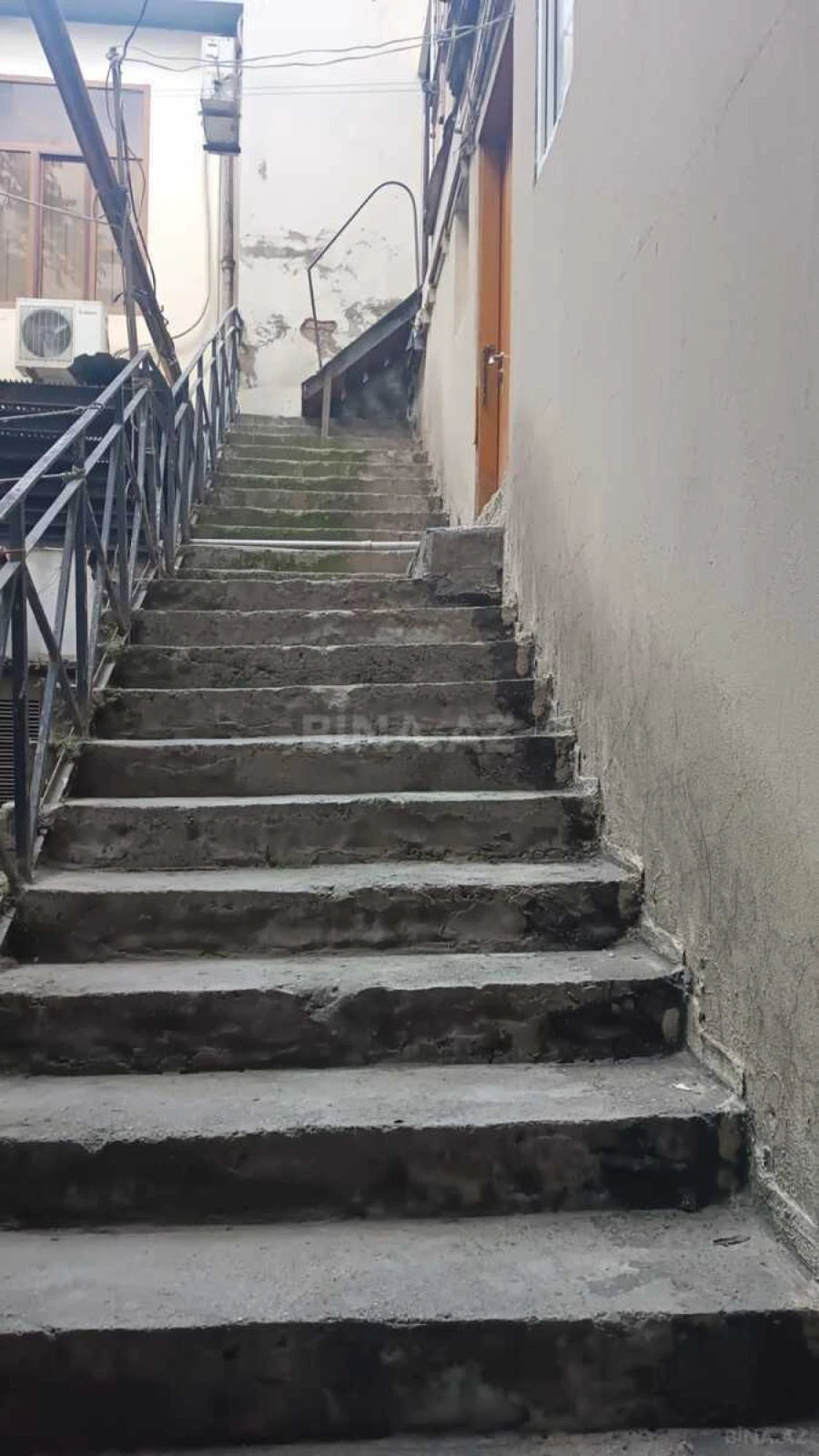 Satılır 2 otaqlı mənzil 100 m²