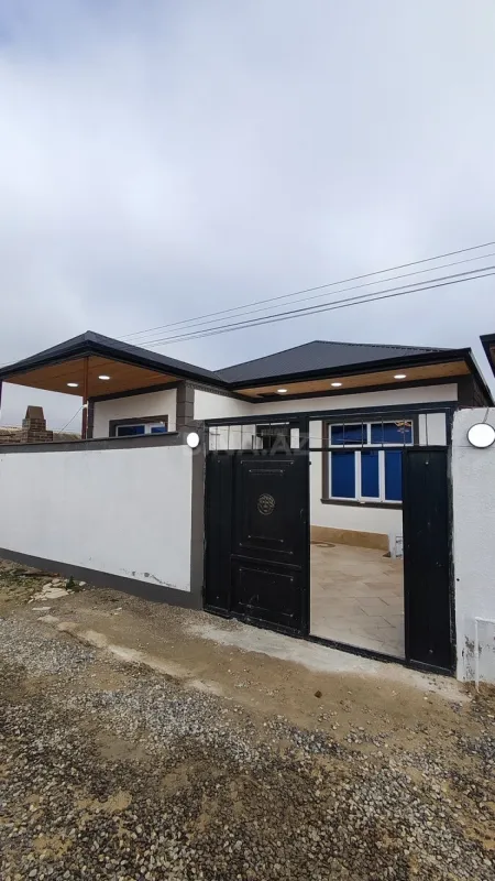 Satılır 4 otaqlı həyət evi 100 m²