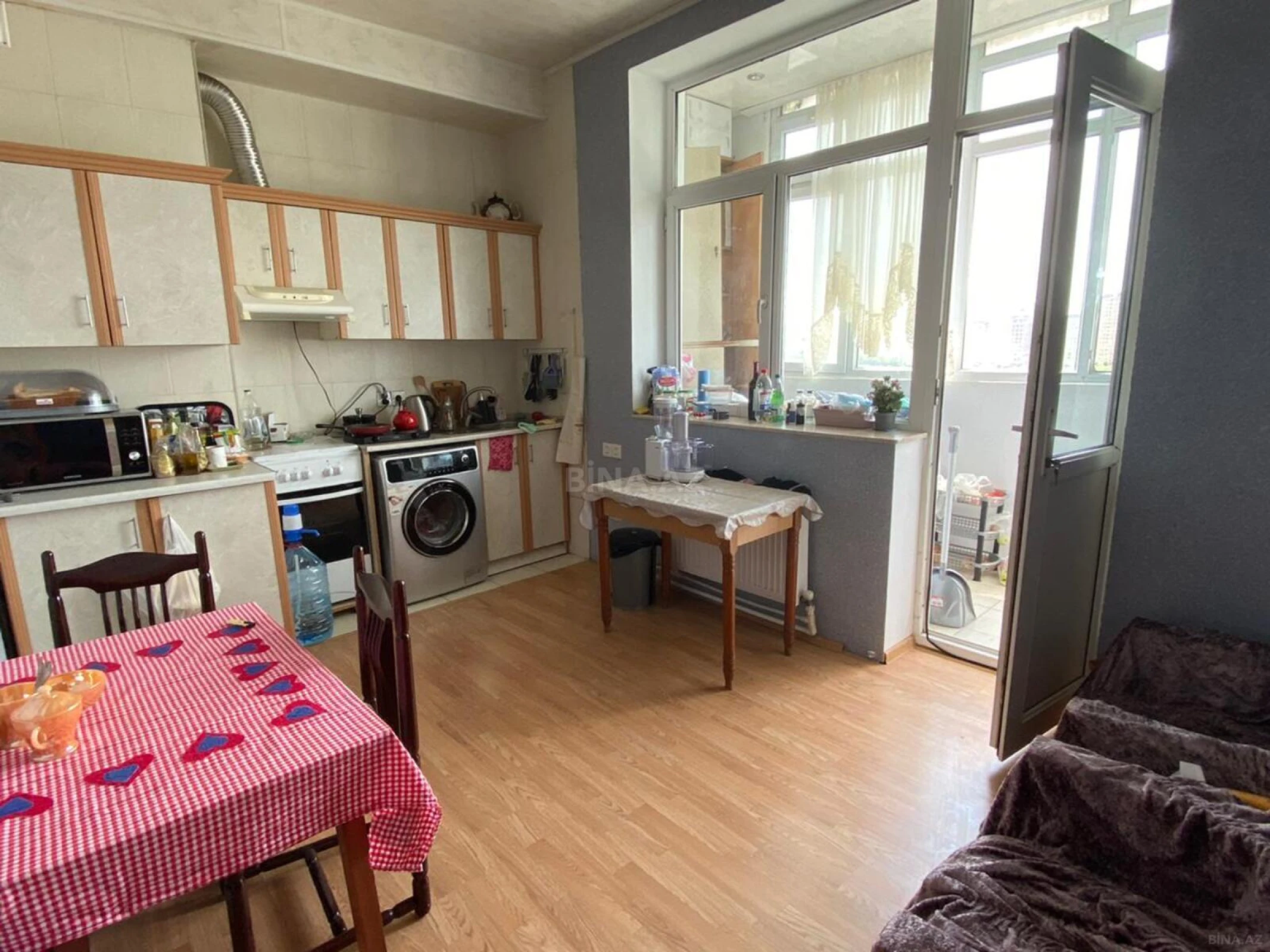Satılır 2 otaqlı mənzil 75 m²