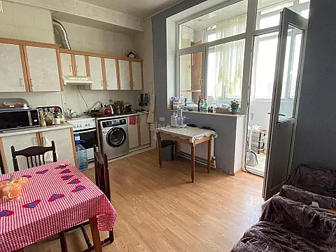 Satılır 2 otaqlı mənzil 75 m²