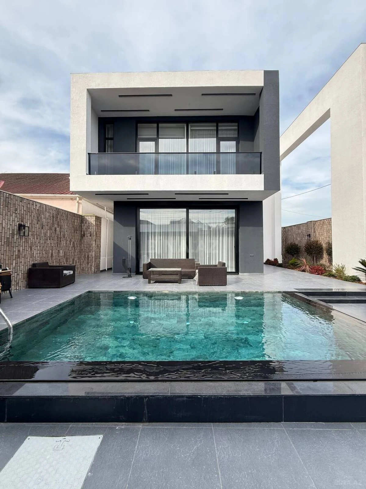 Satılır 4 otaqlı həyət evi 210 m²