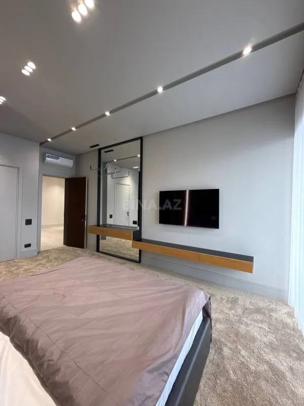 Satılır 4 otaqlı həyət evi 210 m²