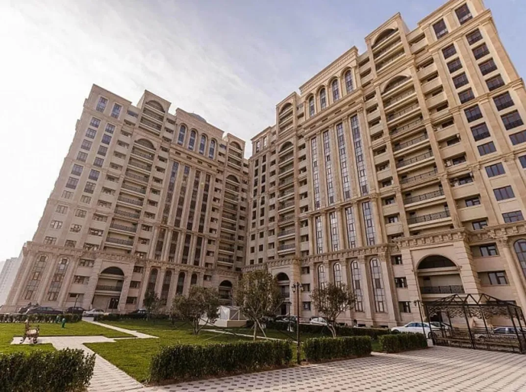 Satılır 3 otaqlı mənzil 116 m²