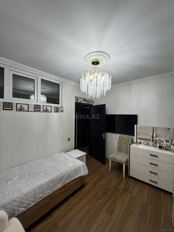 Satılır 3 otaqlı mənzil 150.5 m²