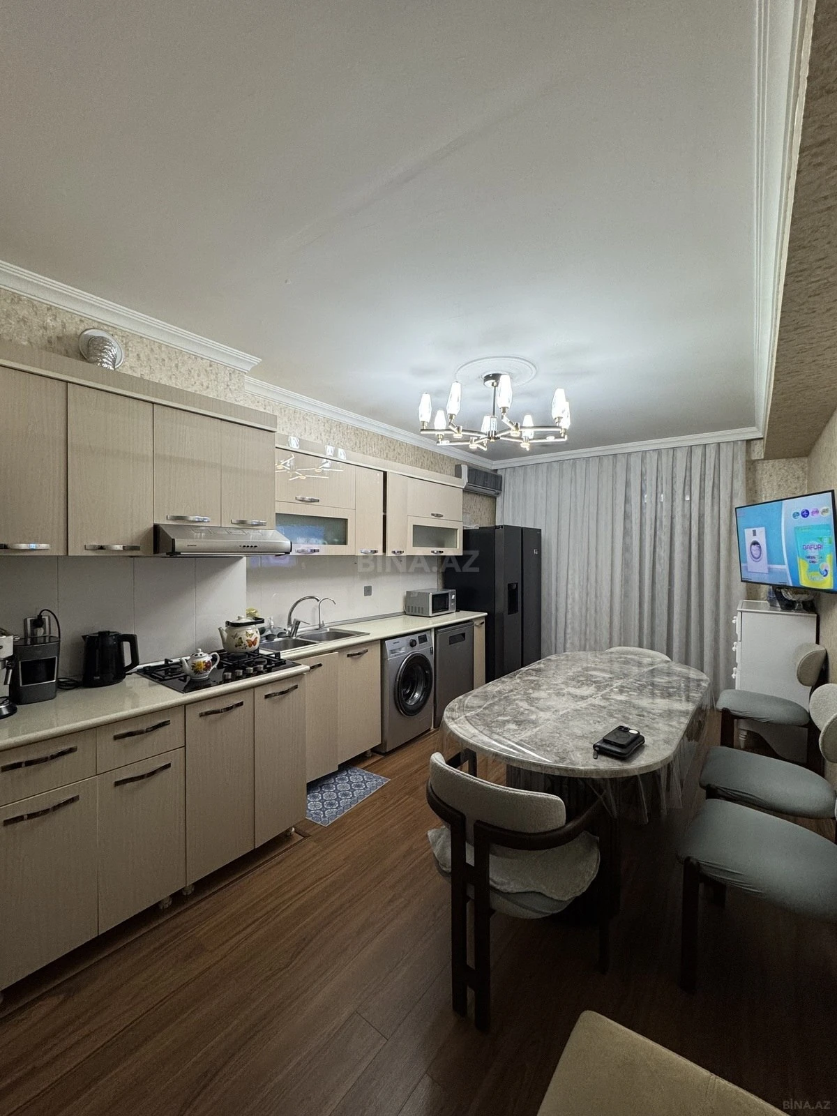 Satılır 3 otaqlı mənzil 150.5 m²