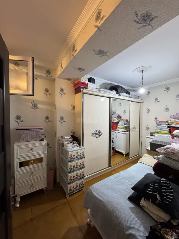 Satılır 3 otaqlı mənzil 150.5 m²