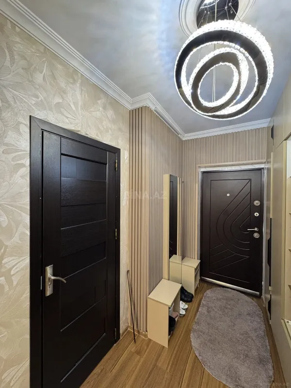 Satılır 3 otaqlı mənzil 150.5 m²