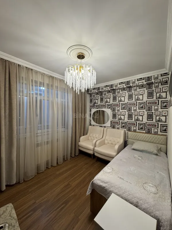 Satılır 3 otaqlı mənzil 150.5 m²