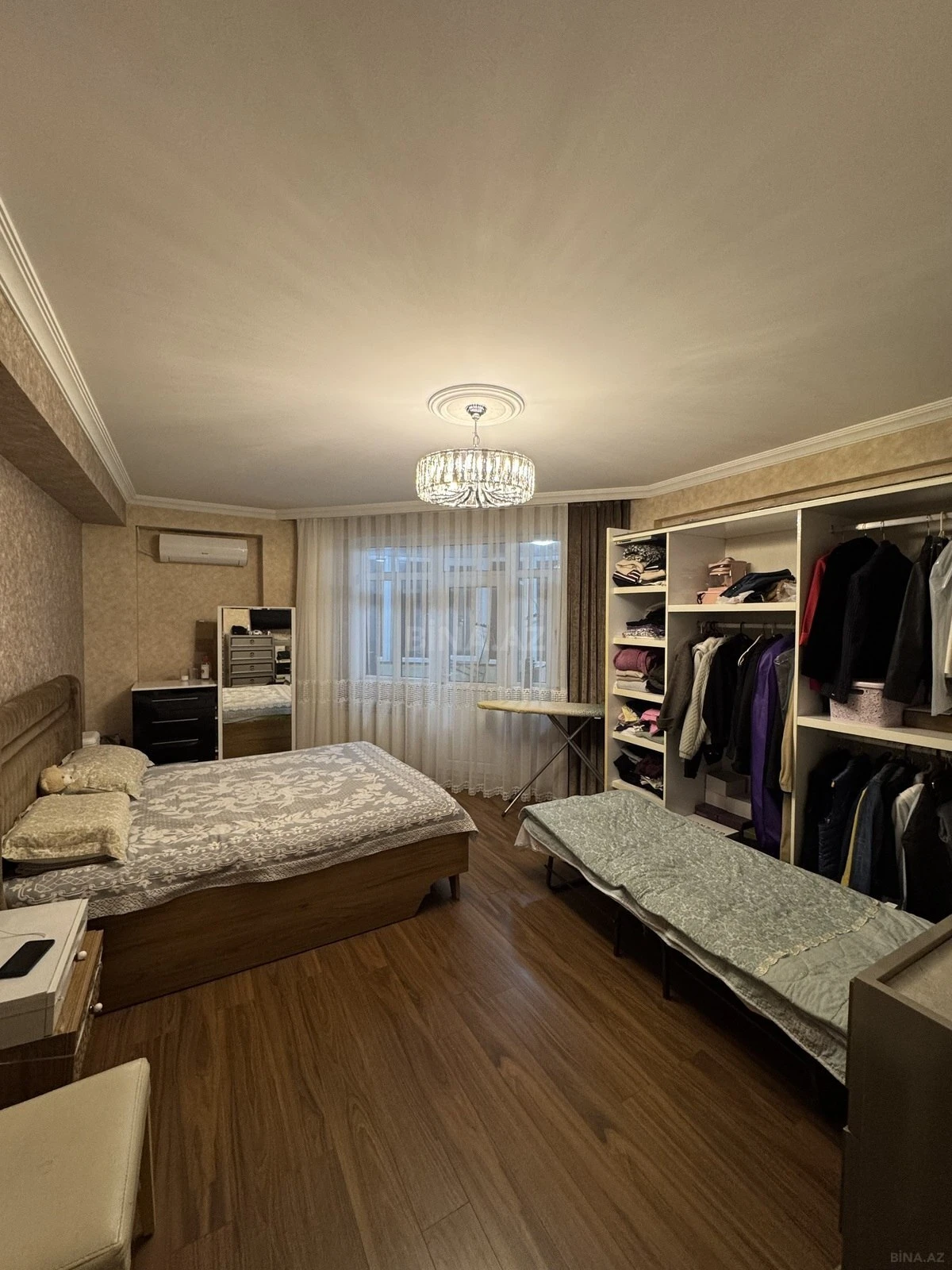 Satılır 3 otaqlı mənzil 150.5 m²