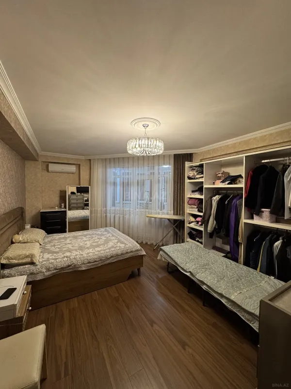 Satılır 3 otaqlı mənzil 150.5 m²