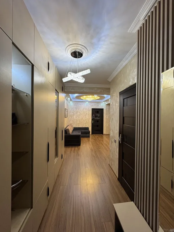 Satılır 3 otaqlı mənzil 150.5 m²