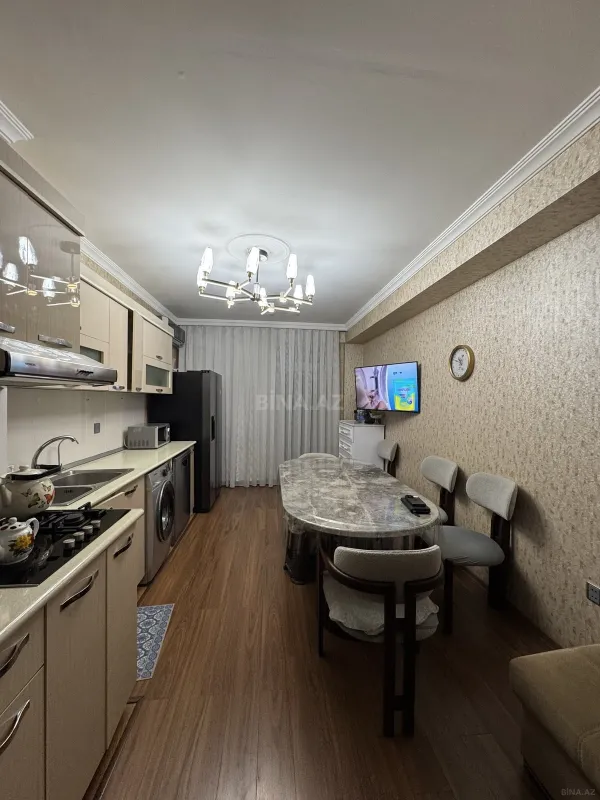 Satılır 3 otaqlı mənzil 150.5 m²