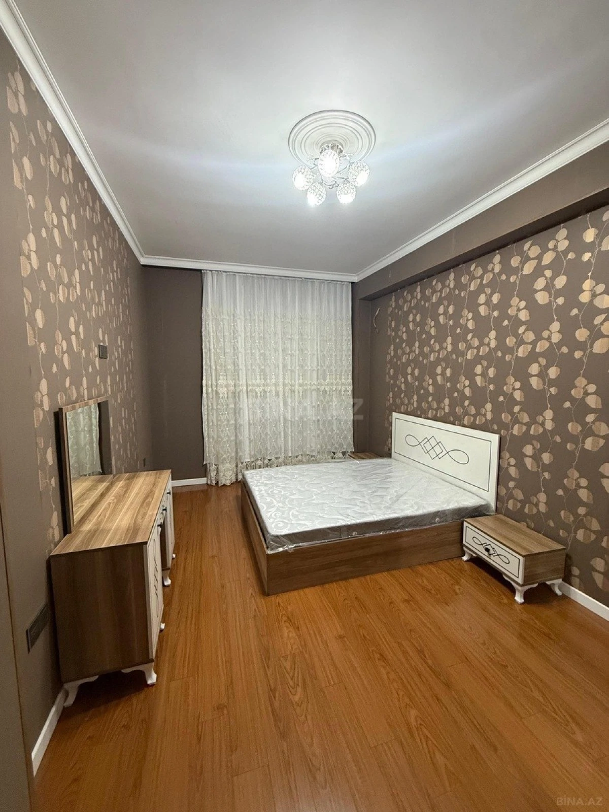 Kirayə verilir 3 otaqlı mənzil 120 m²