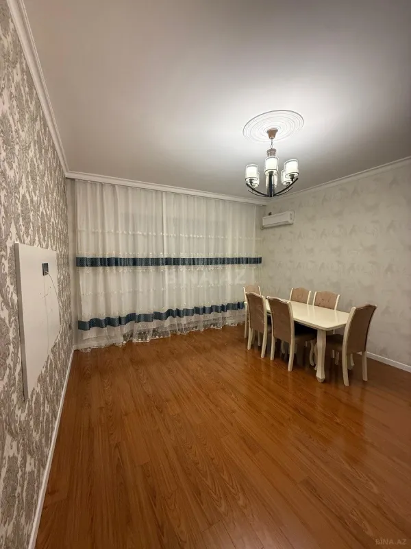 Kirayə verilir 3 otaqlı mənzil 120 m²