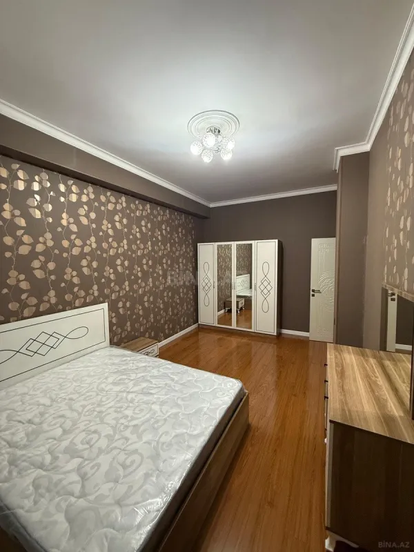 Kirayə verilir 3 otaqlı mənzil 120 m²