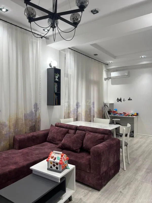 Kirayə verilir 2 otaqlı mənzil 64 m²