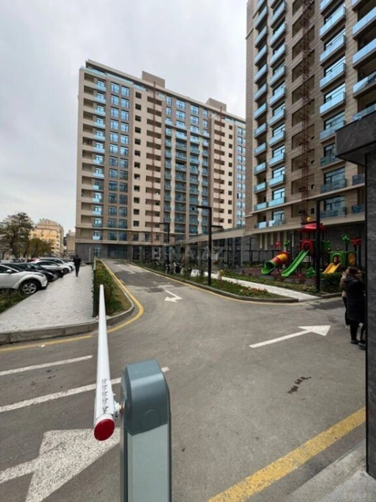 Satılır 3 otaqlı mənzil 120 m²