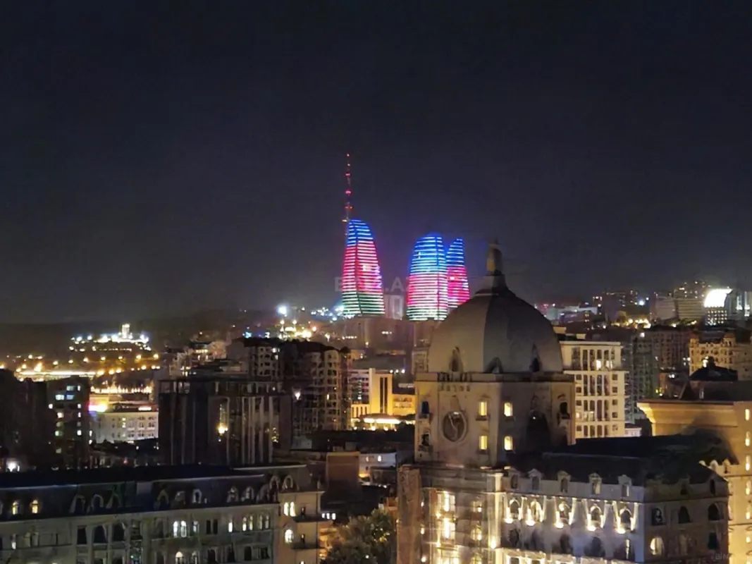 Satılır 3 otaqlı mənzil 120 m²