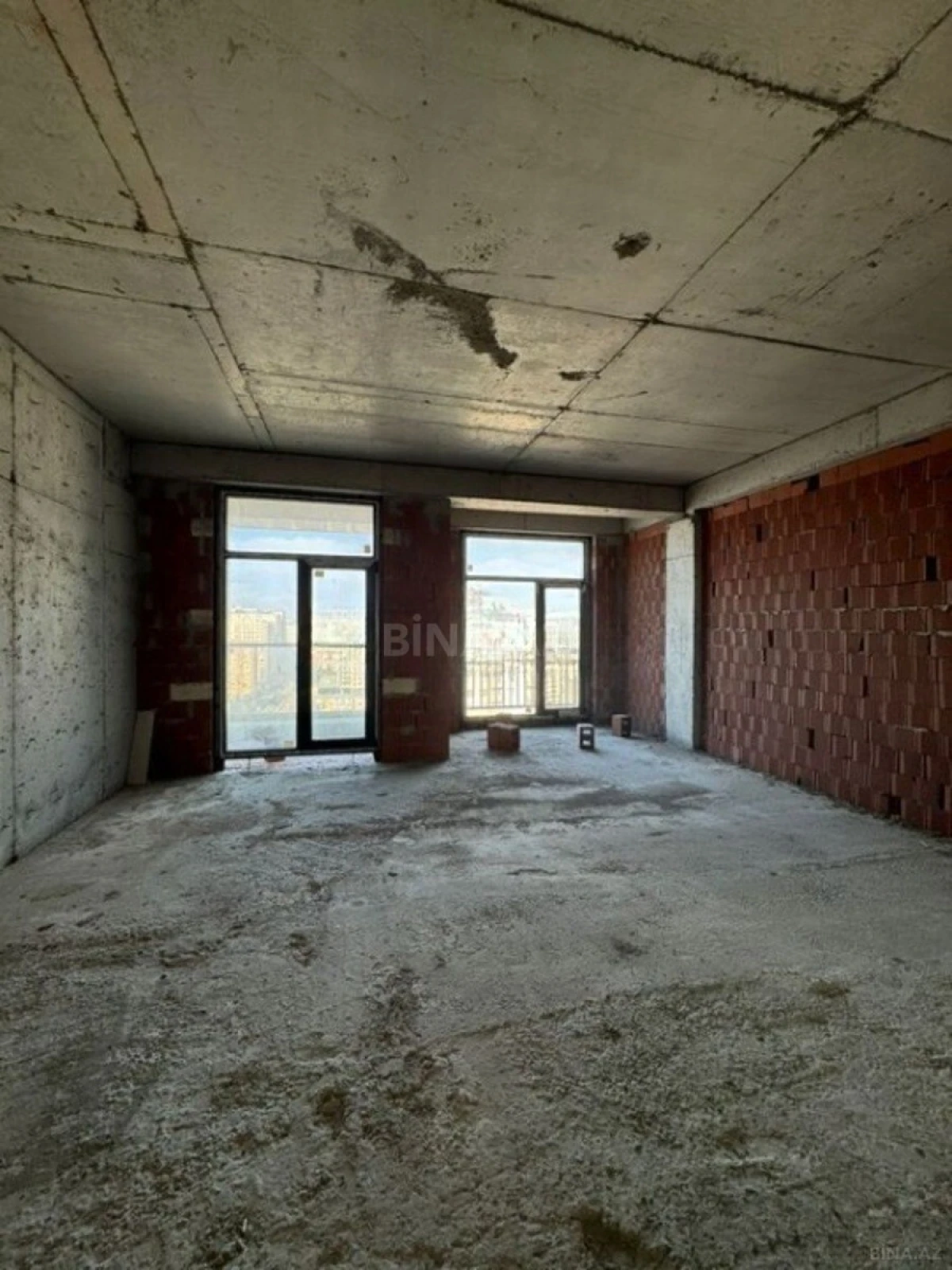 Satılır 3 otaqlı mənzil 120 m²