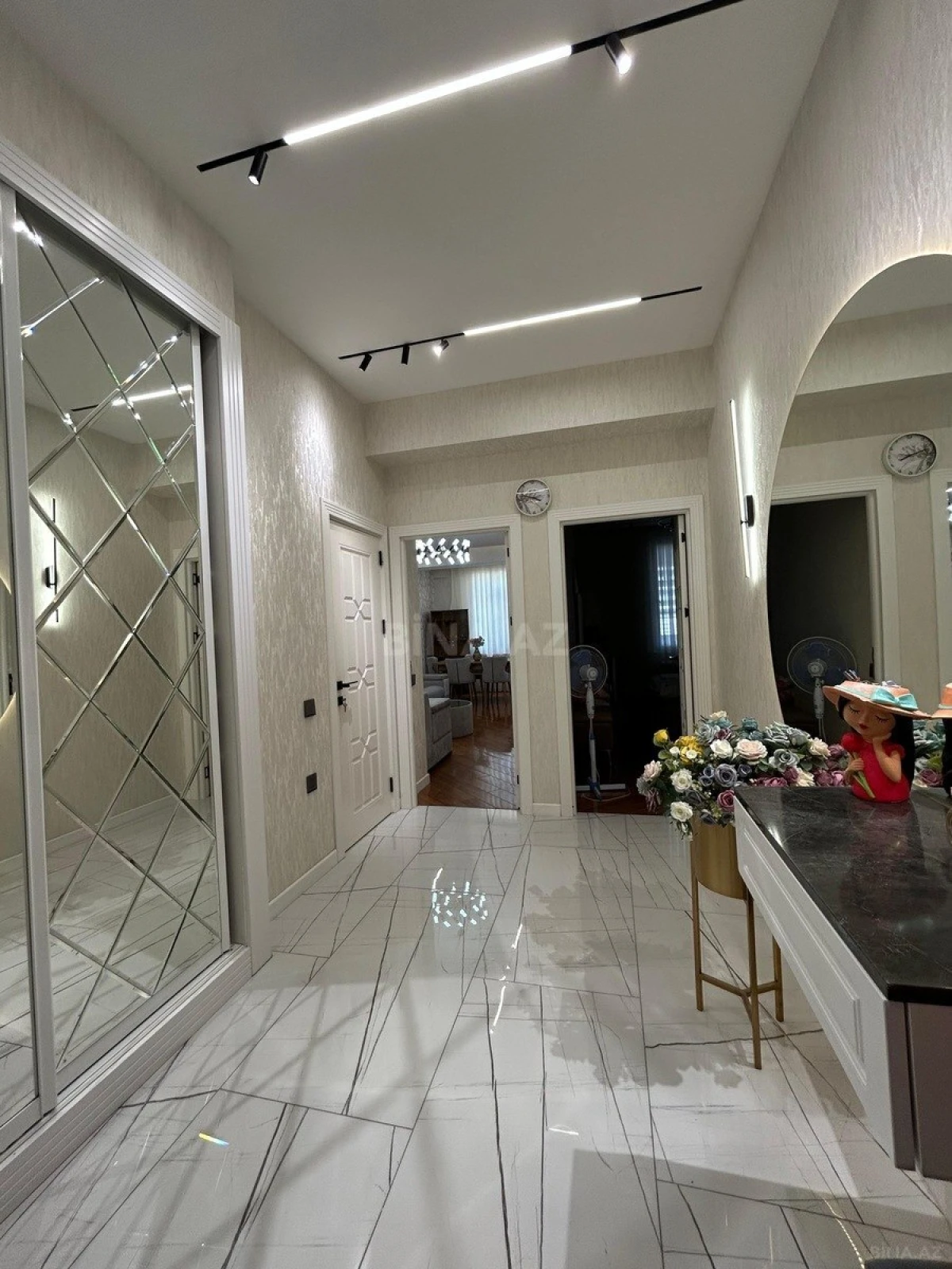 Satılır 2 otaqlı mənzil 60 m²