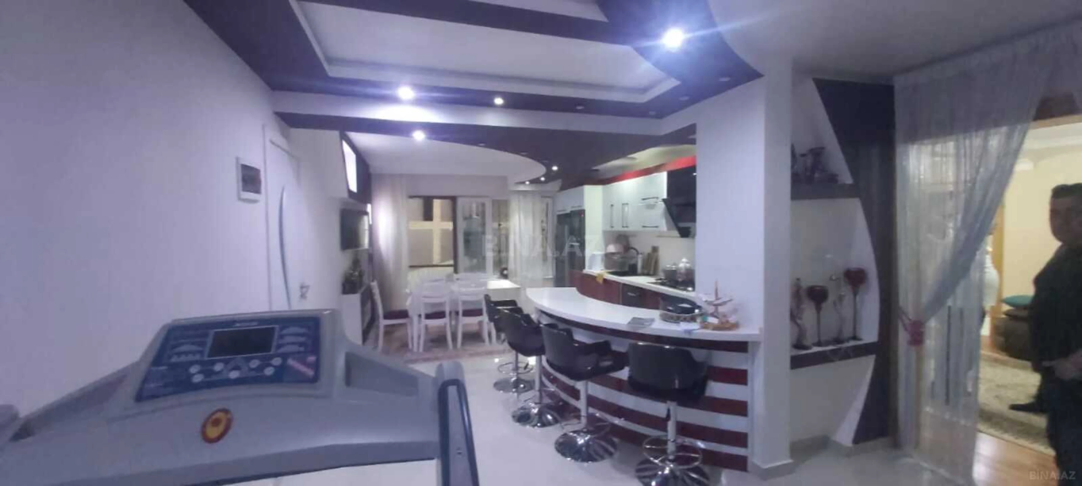 Satılır 5 otaqlı həyət evi 200 m²