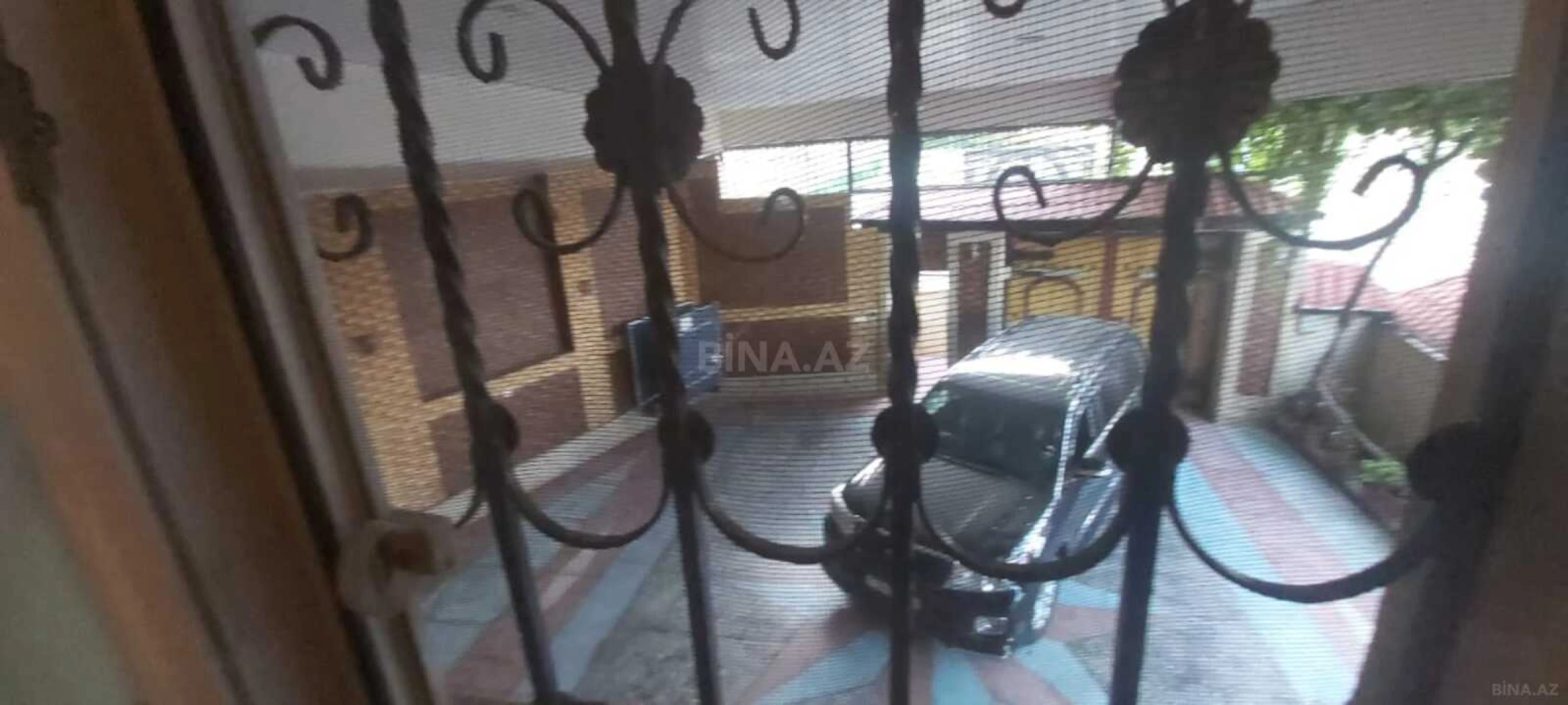 Satılır 5 otaqlı həyət evi 200 m²