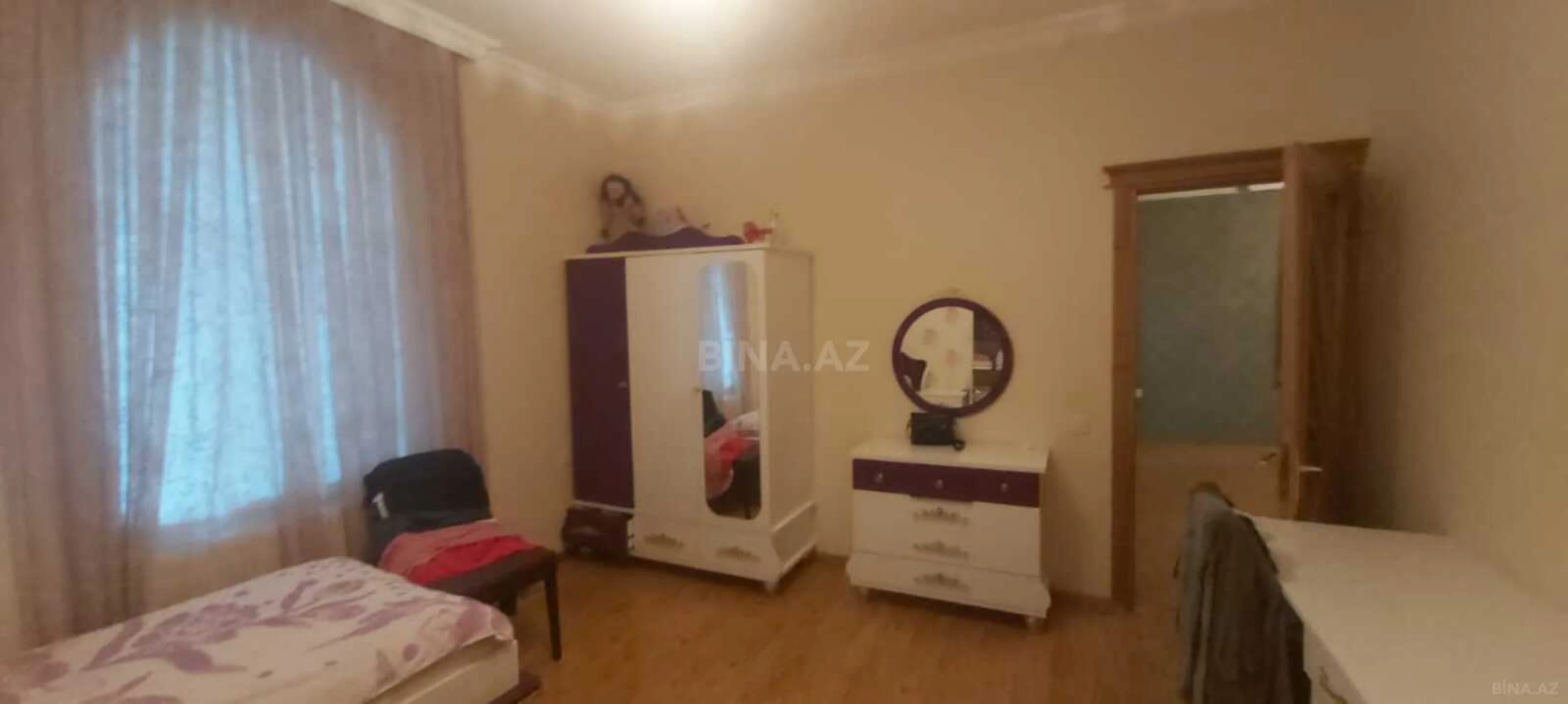Satılır 5 otaqlı həyət evi 200 m²