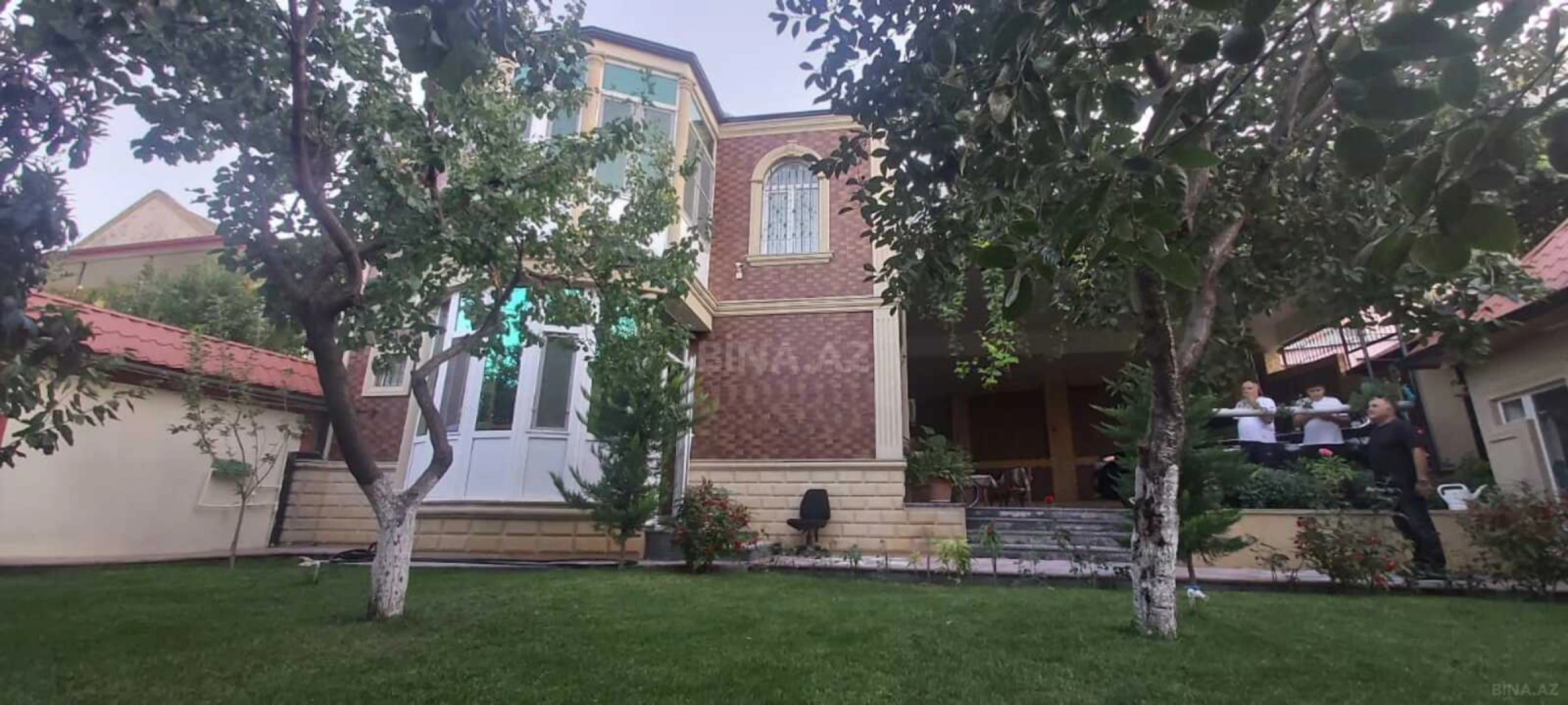 Satılır 5 otaqlı həyət evi 200 m²