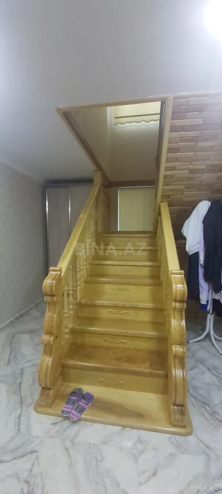 Satılır 5 otaqlı həyət evi 200 m²