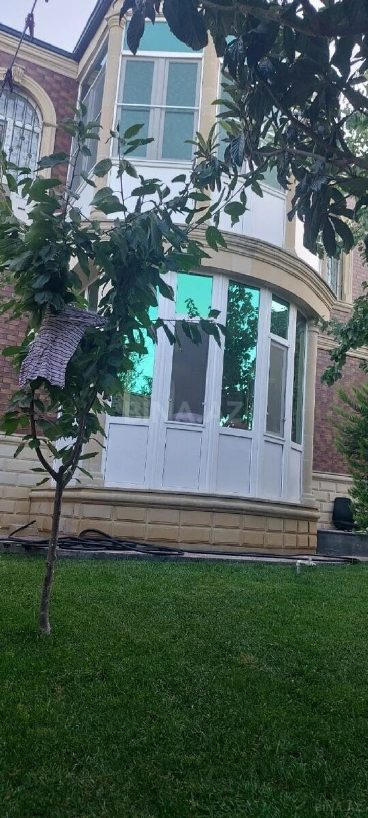 Satılır 5 otaqlı həyət evi 200 m²