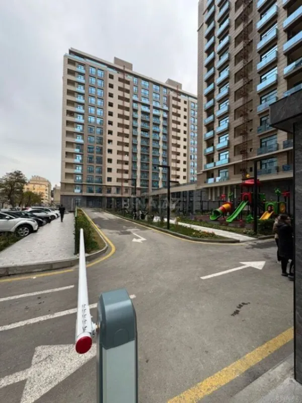 Satılır 3 otaqlı mənzil 118 m²