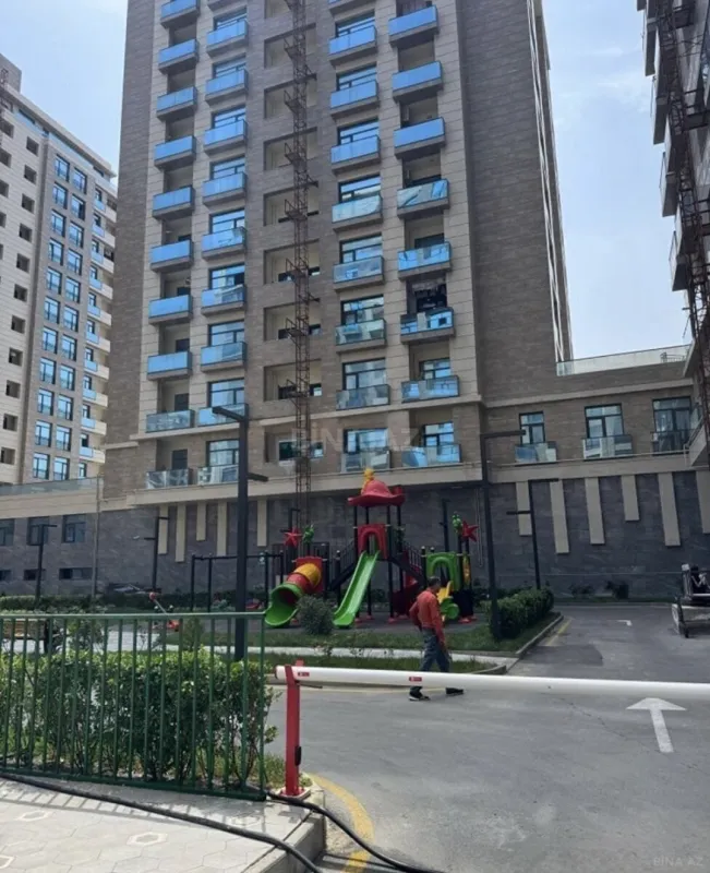 Satılır 3 otaqlı mənzil 118 m²