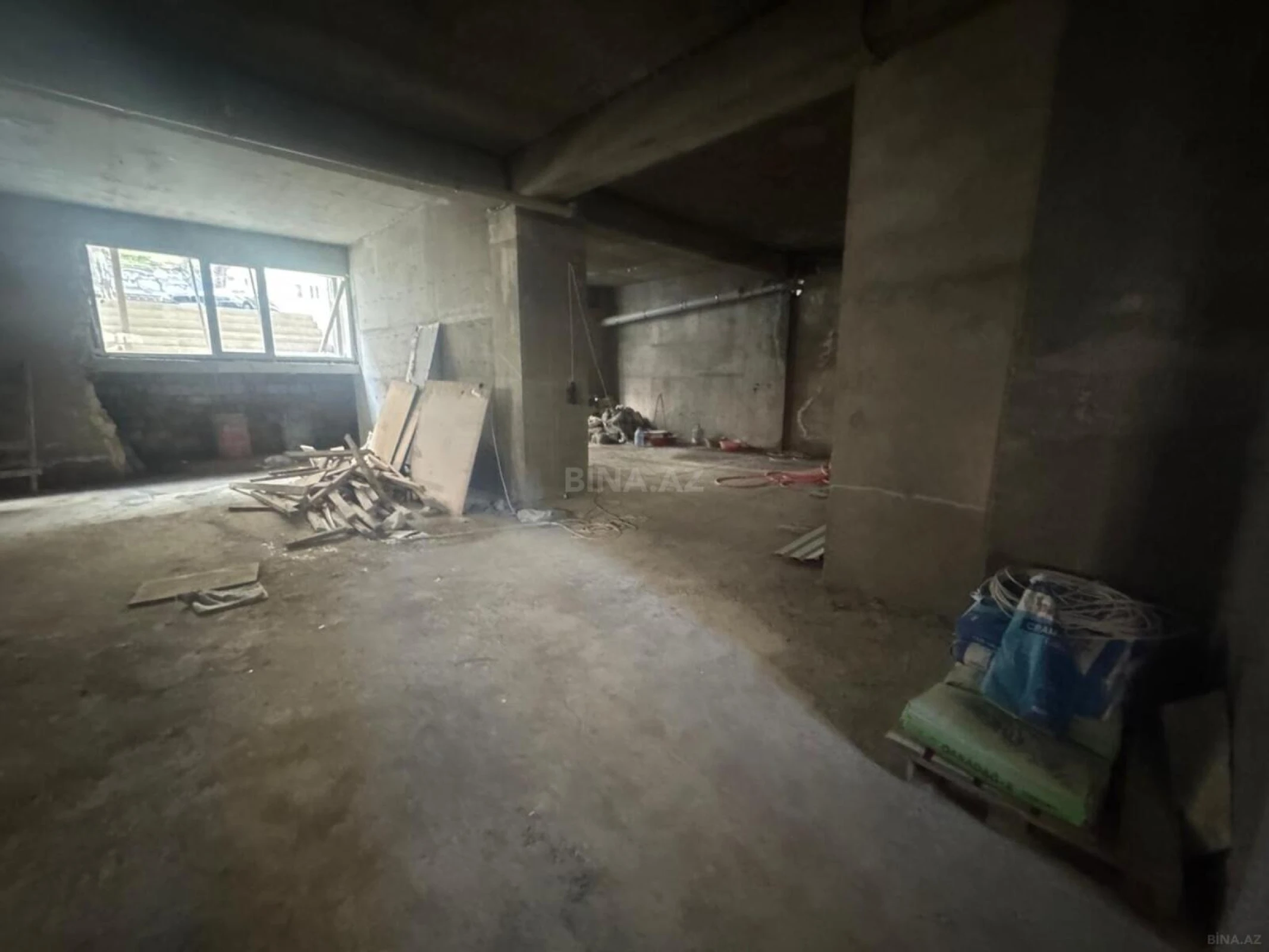 Satılır obyekt 400 m²